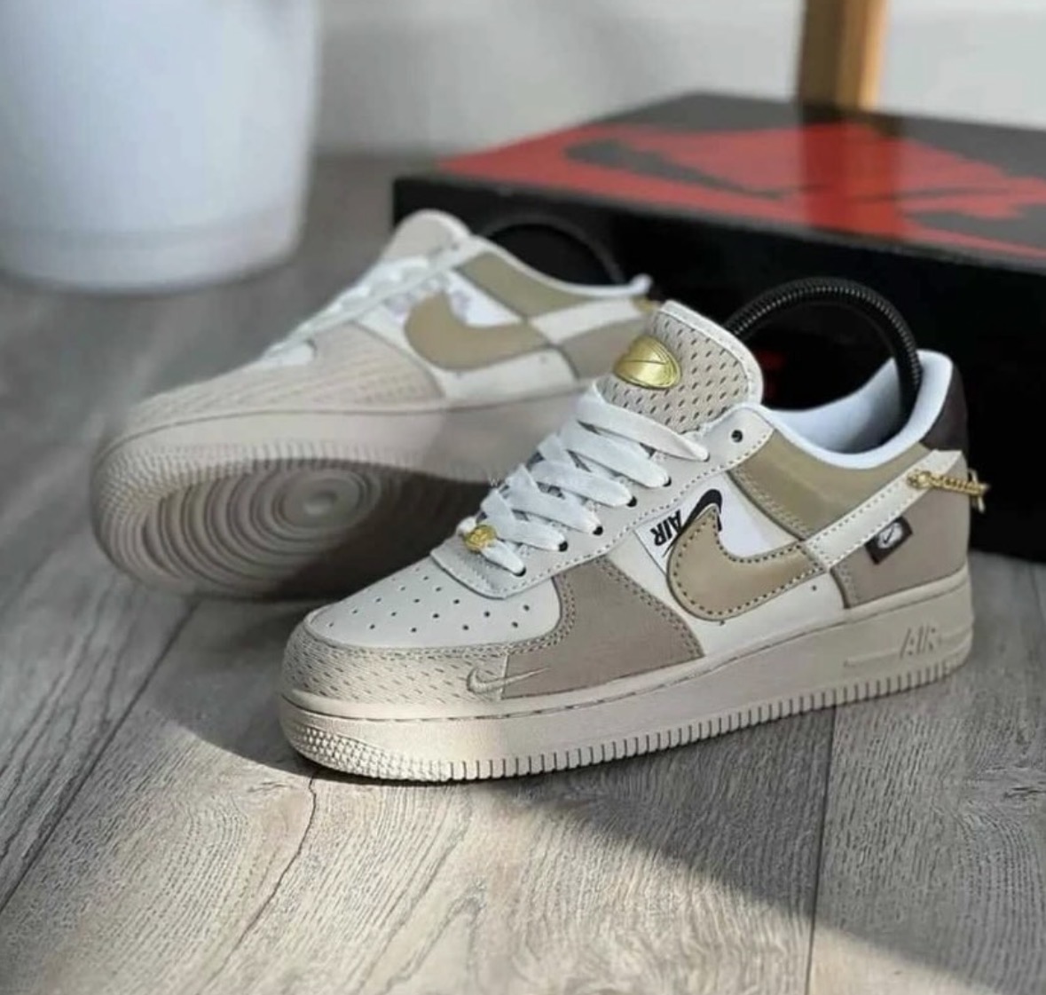 Nike Air Force 1 — Sand / Gold Chain